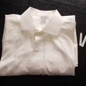 Brooks Brothers white iron free button down shirt